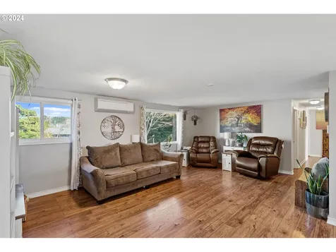 1175 Lakewood Lane Coos Bay OR 97420