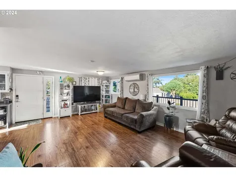 1175 Lakewood Lane Coos Bay OR 97420