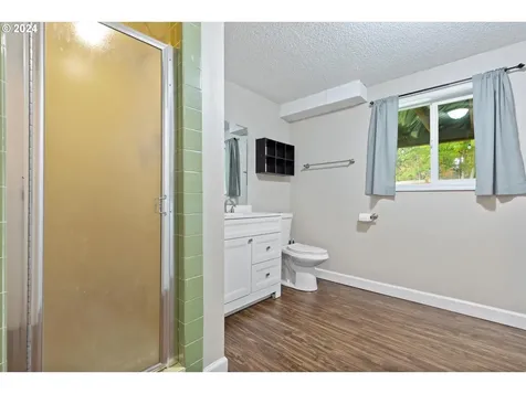 6650 Buckingham Drive Gladstone OR 97027