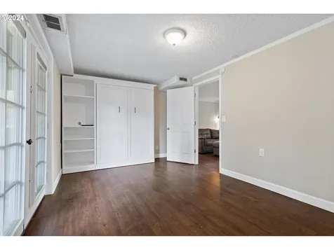 6650 Buckingham Drive Gladstone OR 97027