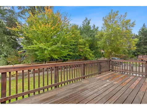 6650 Buckingham Drive Gladstone OR 97027