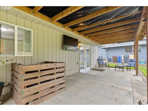6650 Buckingham Drive Gladstone OR 97027