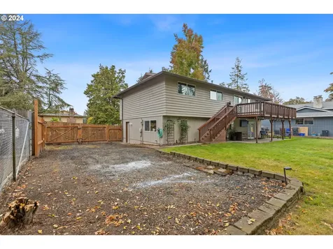 6650 Buckingham Drive Gladstone OR 97027