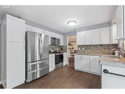 6650 Buckingham Drive Gladstone OR 97027