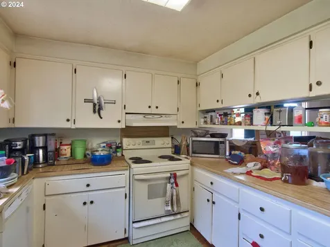 28250 Andy Riggs Road Grand Ronde OR 97347
