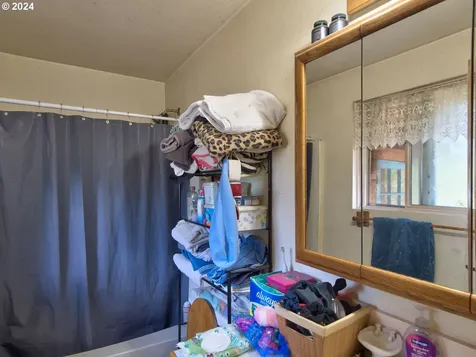 28250 Andy Riggs Road Grand Ronde OR 97347
