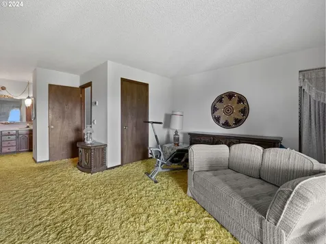 17784 S Eaden Road Oregon City OR 97045