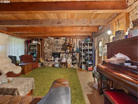 17784 S Eaden Road Oregon City OR 97045