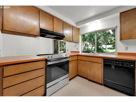 2295 Warren Street Eugene OR 97405