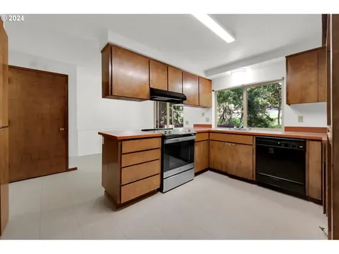 2295 Warren Street Eugene OR 97405