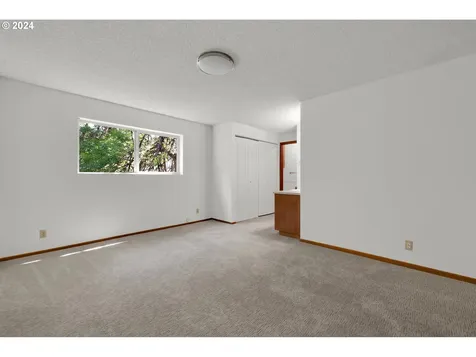 2295 Warren Street Eugene OR 97405