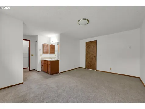 2295 Warren Street Eugene OR 97405