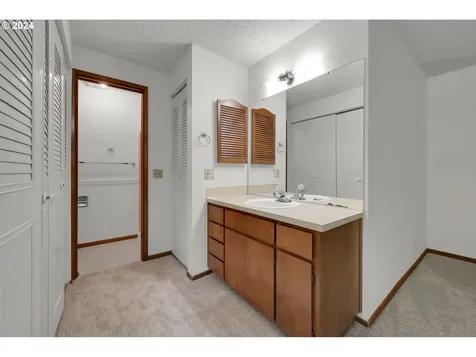 2295 Warren Street Eugene OR 97405