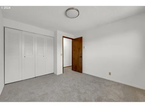 2295 Warren Street Eugene OR 97405