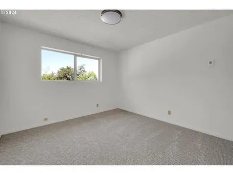 2295 Warren Street Eugene OR 97405