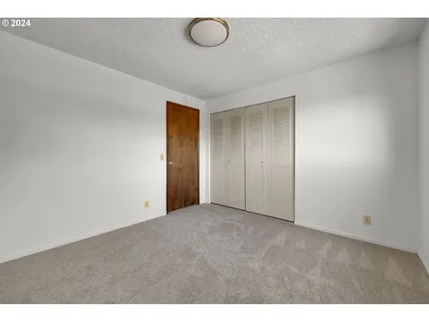 2295 Warren Street Eugene OR 97405