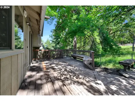 2295 Warren Street Eugene OR 97405