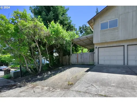 2295 Warren Street Eugene OR 97405