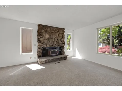 2295 Warren Street Eugene OR 97405