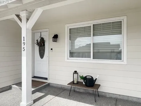 195 Holloway Drive Chehalis WA 98532