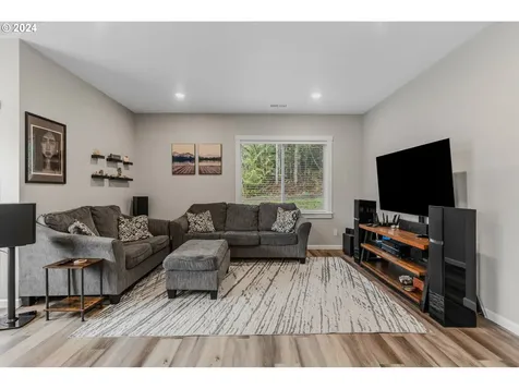 115 E H Street Vernonia OR 97064
