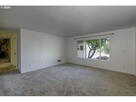 3340 SE 161st Avenue Portland OR 97236