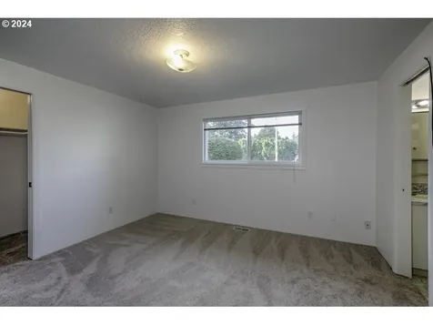 3340 SE 161st Avenue Portland OR 97236