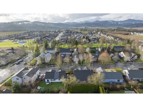 2346 NW Fendle Way Mcminnville OR 97128