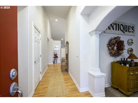 2346 NW Fendle Way Mcminnville OR 97128