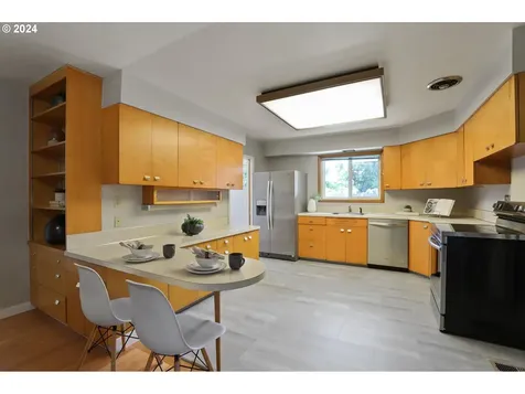 1000 Nw Dale Avenue Portland OR 97229