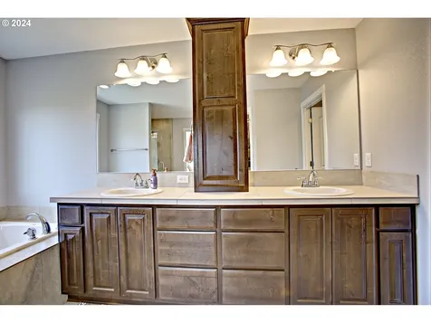 7800 Ne 172nd Avenue Vancouver WA 98682