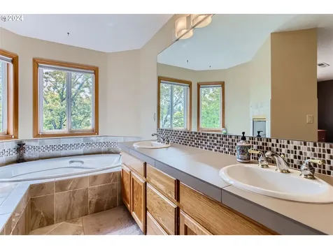8230 Sw Maxine Lane Wilsonville OR 97070