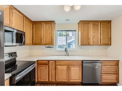1825 Se Ripplewood Avenue Hillsboro OR 97123