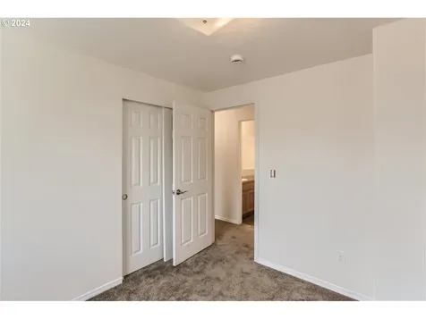 1825 Se Ripplewood Avenue Hillsboro OR 97123