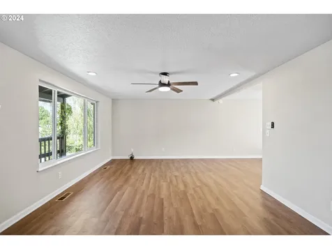 163 Christa Lane Eagle Point OR 97524