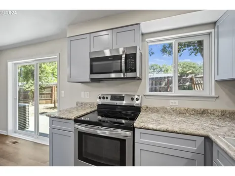 163 Christa Lane Eagle Point OR 97524