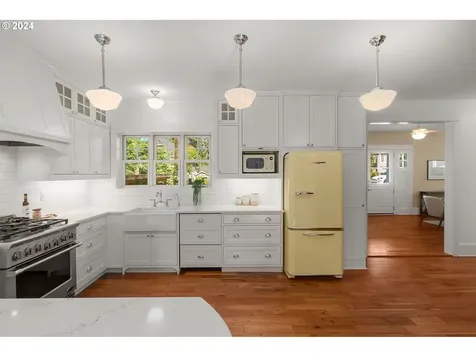 9045 Sw 50th Avenue Portland OR 97219