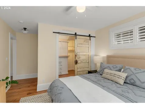 9045 Sw 50th Avenue Portland OR 97219