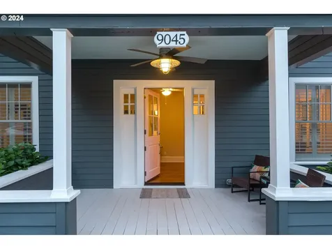 9045 Sw 50th Avenue Portland OR 97219
