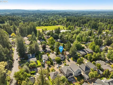 9045 Sw 50th Avenue Portland OR 97219