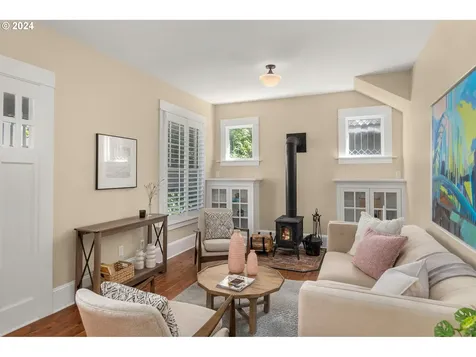 9045 Sw 50th Avenue Portland OR 97219