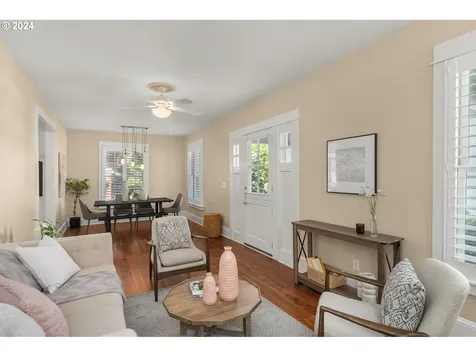 9045 Sw 50th Avenue Portland OR 97219