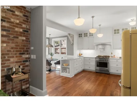 9045 Sw 50th Avenue Portland OR 97219