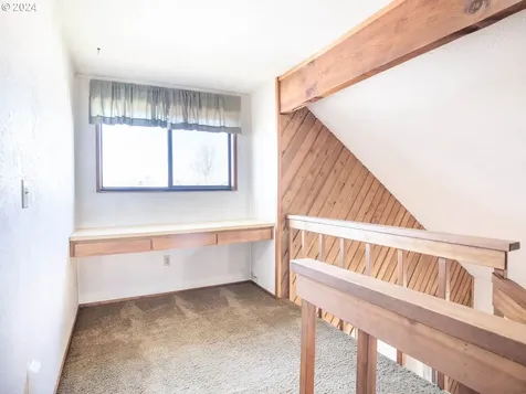 523 Sandstone Way Eugene OR 97402