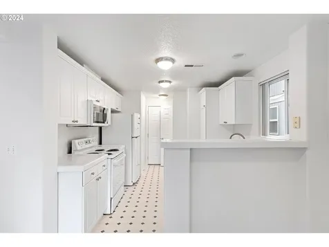 20421 SW Brackenwood Lane Beaverton OR 97003