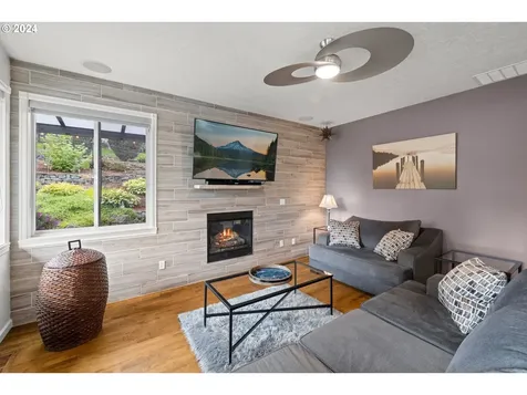 3245 Se Hall Court Troutdale OR 97060