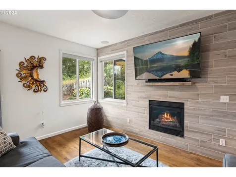 3245 Se Hall Court Troutdale OR 97060