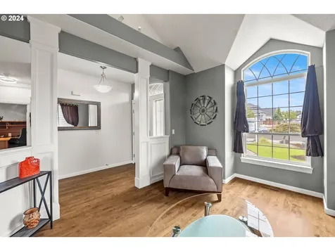 3245 Se Hall Court Troutdale OR 97060