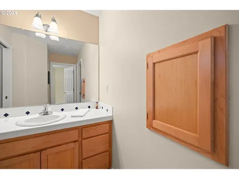 3245 Se Hall Court Troutdale OR 97060