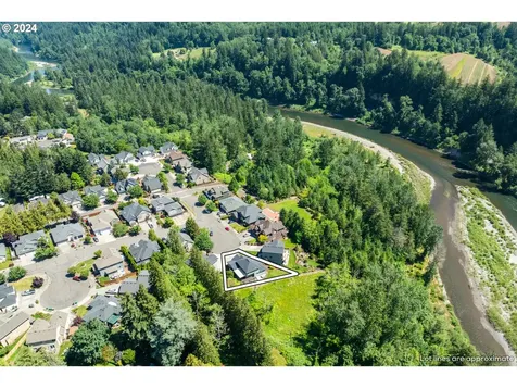 3245 Se Hall Court Troutdale OR 97060